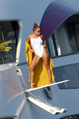 Jennifer Lopez - Saint-Tropez 09/03/2019