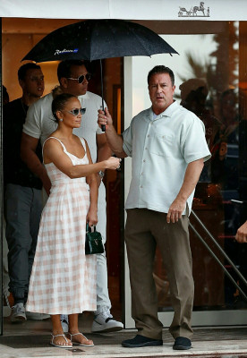 Jennifer Lopez - Cannes 09/06/2019