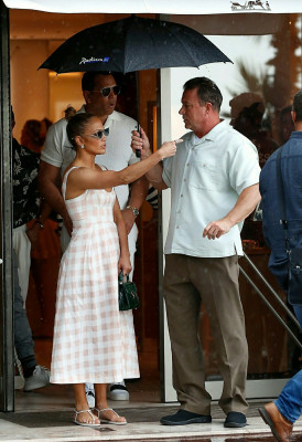 Jennifer Lopez - Cannes 09/06/2019