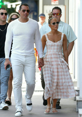 Jennifer Lopez - Cannes 09/06/2019