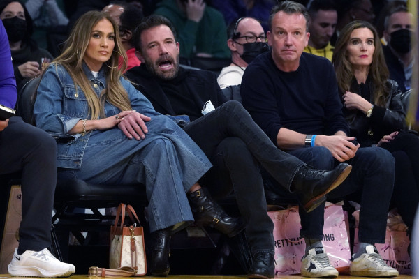 Jennifer Lopez - Boston Celtics vs. Los Angeles Lakers Game in LA 12/07/2021