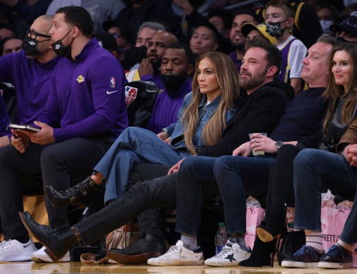 Jennifer Lopez - Boston Celtics vs. Los Angeles Lakers Game in LA 12/07/2021