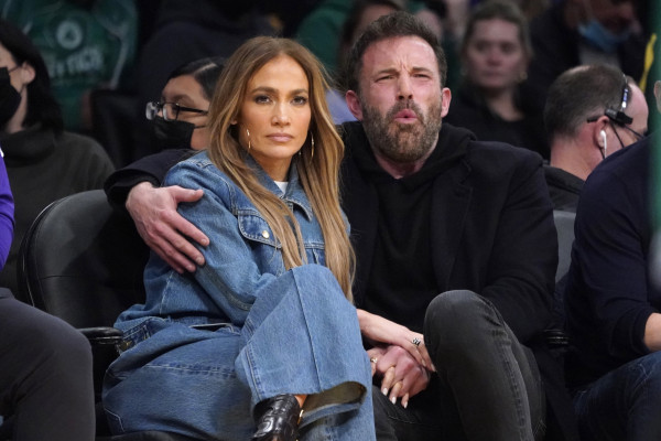 Jennifer Lopez - Boston Celtics vs. Los Angeles Lakers Game in LA 12/07/2021