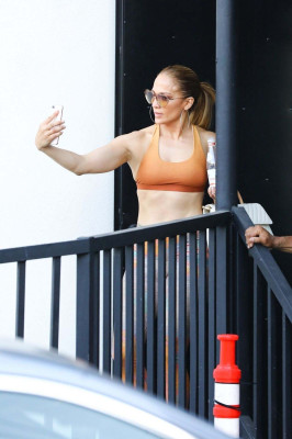 Jennifer Lopez Leaving A Gym In Brentwood 07/09/2018