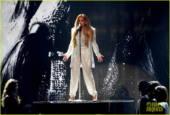 Jennifer Lopez - American Music Awards in Los Angeles 10/09/2018