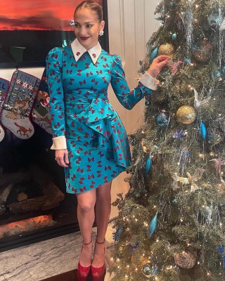 Jennifer Lopez - Christmas 12/25/2022