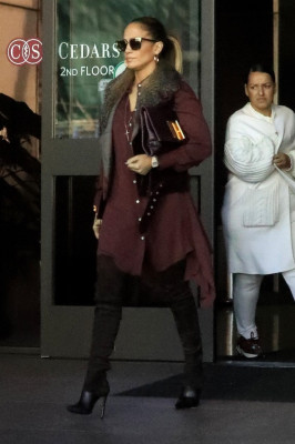 Jennifer Lopez - Cedars-Sinai in Beverly Hills 01/10/2019