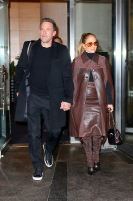 Jennifer Lopez - Mandarin Oriental Hotel in New York 10/10/2021