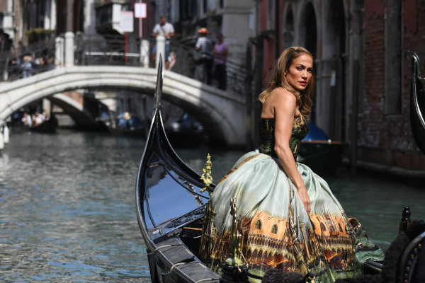 Jennifer Lopez - Dolce & Gabbana Photoshoot in Venice 09/11/2021