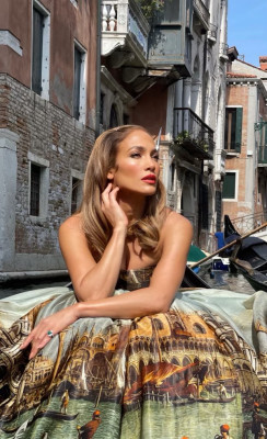 Jennifer Lopez - Dolce & Gabbana Photoshoot in Venice 09/11/2021
