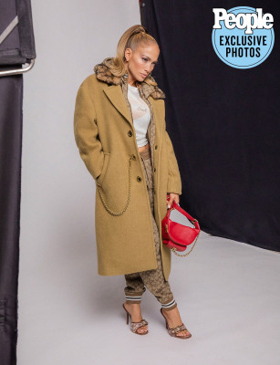 Jennifer Lopez - Coach Campaign 05/12/2021