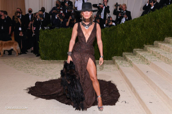 Jennifer Lopez - Met Gala in New York 09/13/2021