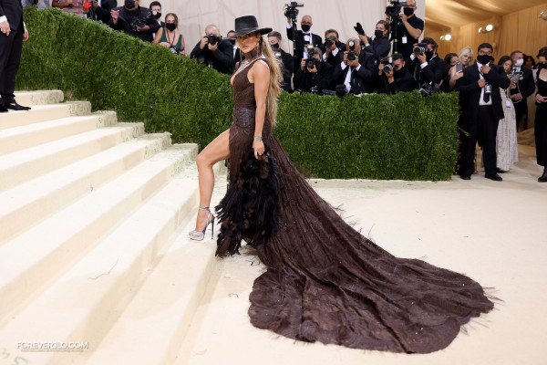 Jennifer Lopez - Met Gala in New York 09/13/2021