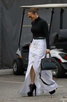 Jennifer Lopez - Hotel Bel-Air in Los Angeles 01/16/2022
