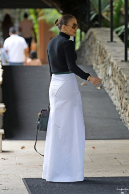 Jennifer Lopez - Hotel Bel-Air in Los Angeles 01/16/2022
