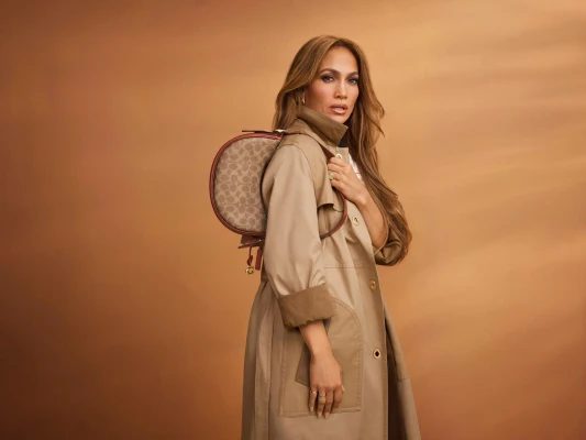 Jennifer Lopez - Coach (2022)