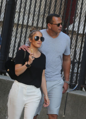 Jennifer Lopez and Alex Rodrigue at Berthillon on Île Saint-Louis in Paris