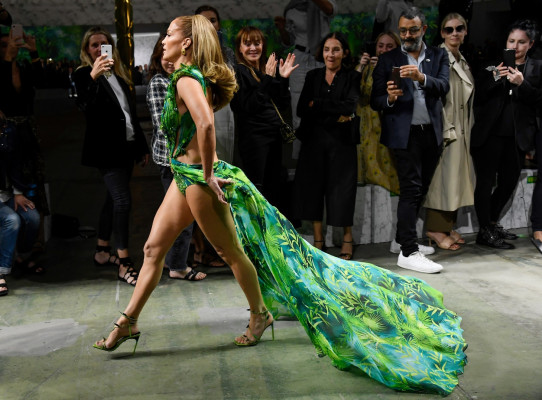 Jennifer Lopez - Versace Show at Milan Fashion Week 09/20/2019