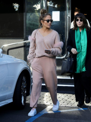 Jennifer Lopez - Barneys New York, The Grove in Beverly Hills 12/20/2018