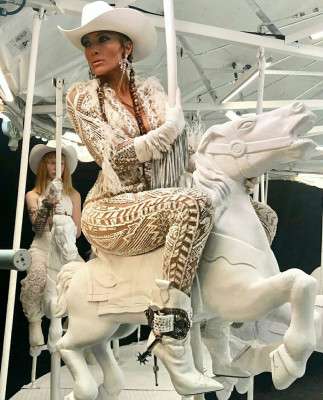 Jennifer Lopez - Music Video Medicine (2019)