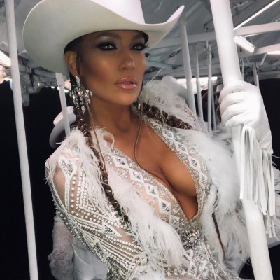 Jennifer Lopez - Music Video Medicine (2019)