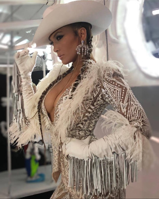Jennifer Lopez - Music Video Medicine (2019)