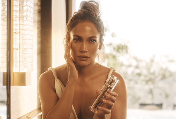 Jennifer Lopez - JLoBeauty 2020