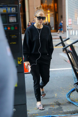 Jennifer Lopez - &#039;Marry Me&#039; On Set in New York 11/01/2019