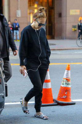 Jennifer Lopez - &#039;Marry Me&#039; On Set in New York 11/01/2019