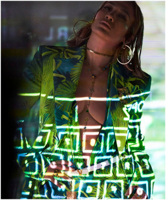 Jennifer Lopez - Versace Sping/Summer 2020