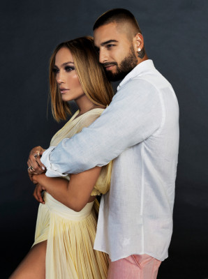 Jennifer Lopez by Steven Gomillion for People en Espanol (2022)