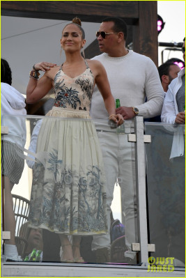 Jennifer Lopez - Pegasus World Cup in Miami 01/25/2020