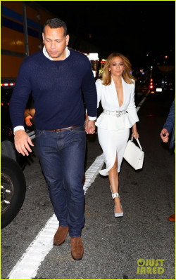 Jennifer Lopez - Ultra Beauty Pop-Up Shop in New York 09/26/2019 