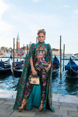 Jennifer Lopez - Dolce &amp; Gabbana &#039;Alta Moda&#039; Show in Venice 08/29/2021
