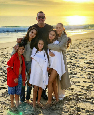 Jennifer Lopez - Malibu 12/30/2018