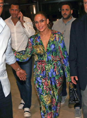 Jennifer Lopez - Swanky Restaurant in Tel Aviv 07/31/2019