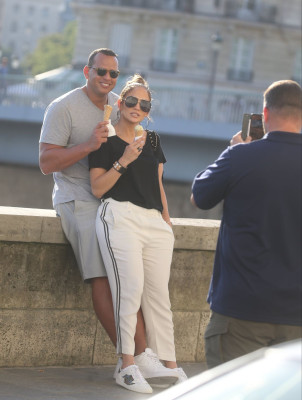 Jennifer Lopez and Alex Rodrigue at Berthillon on Île Saint-Louis in Paris