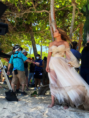  Jennifer Lopez - «Shotgun Wedding» BTS | 03.18.2021