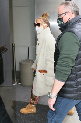 Jennifer Lopez is seen heading into the studio, New York | 30.12.2020