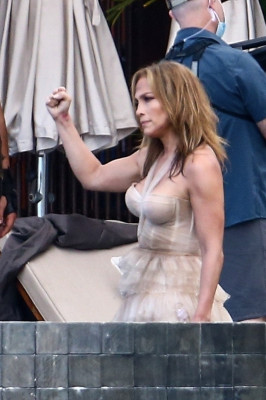 Jennifer Lopez - «Shotgun Wedding» On The Set | 03.18.2021