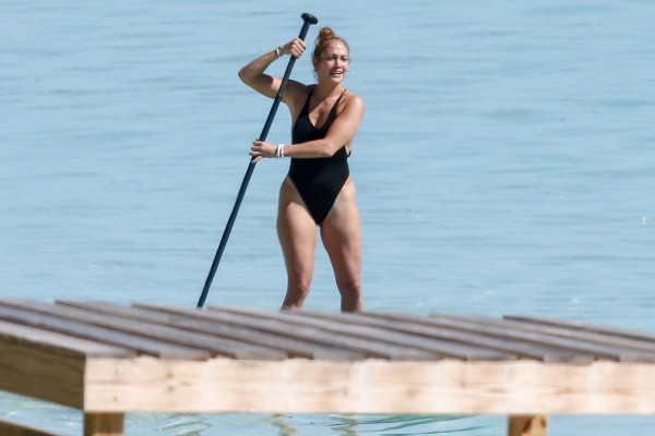 Jennifer Lopez - Turks and Caicos Islands, England // 06.01.2021