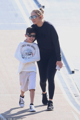 Jennifer Lopez pic #1027296