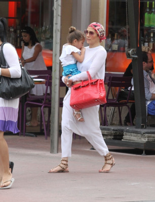 photo 5 in Jennifer Lopez gallery [id648102] 2013-07-09 00:00:00