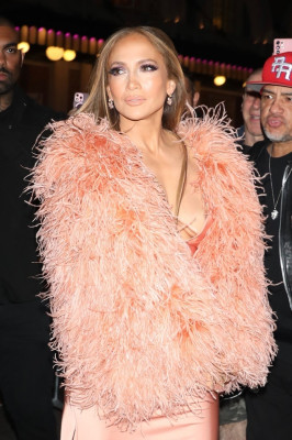 Jennifer Lopez – at Times Square Ring Them Bells Celebration May 2025