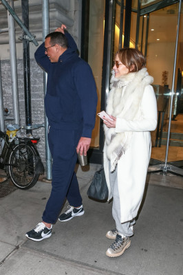 Jennifer Lopez – Hits the Gym in NYC 11/27/2018