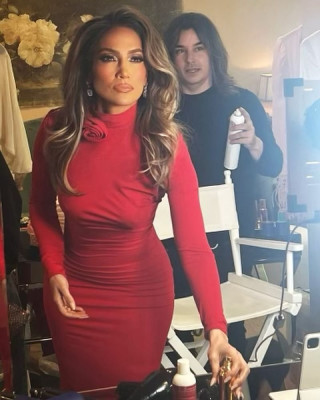 Jennifer Lopez – Social Media Photos