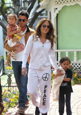 photo 3 in Jennifer Lopez gallery [id493183] 2012-04-06 00:00:00
