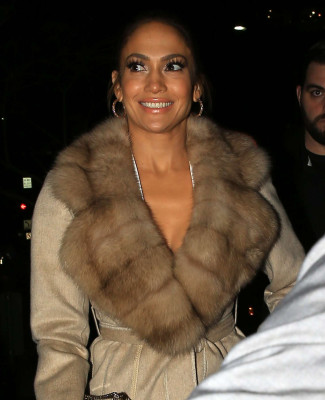 Jennifer Lopez – Headed to Neiman Marcus in West Hollywood