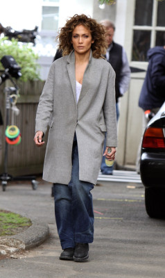 Jennifer Lopez – ‘Shades of Blue’ in Richmond Hills in Queens in NY