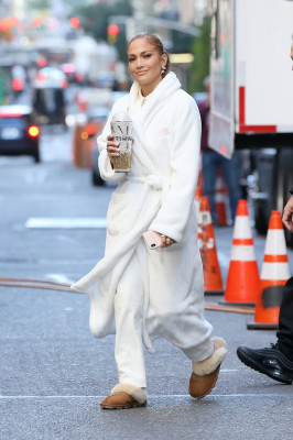 Jennifer Lopez - &#039;Marry Me&#039; On Set in New York 10/15/2019
